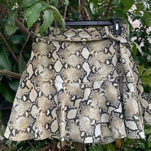 ✨⚡️💥Zara Snake Print Skort